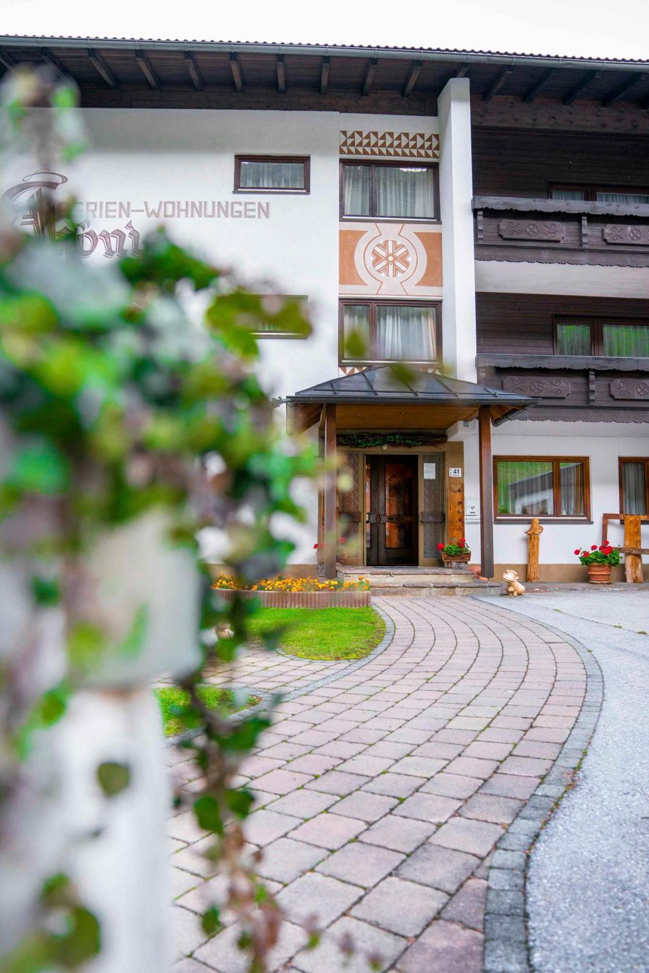Ferienwohnungen Monja Und Dietmar Thoeni Arzl im Pitztal Buitenkant foto