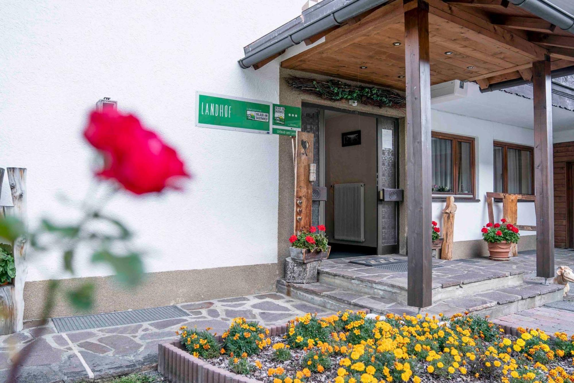 Ferienwohnungen Monja Und Dietmar Thoeni Arzl im Pitztal Buitenkant foto