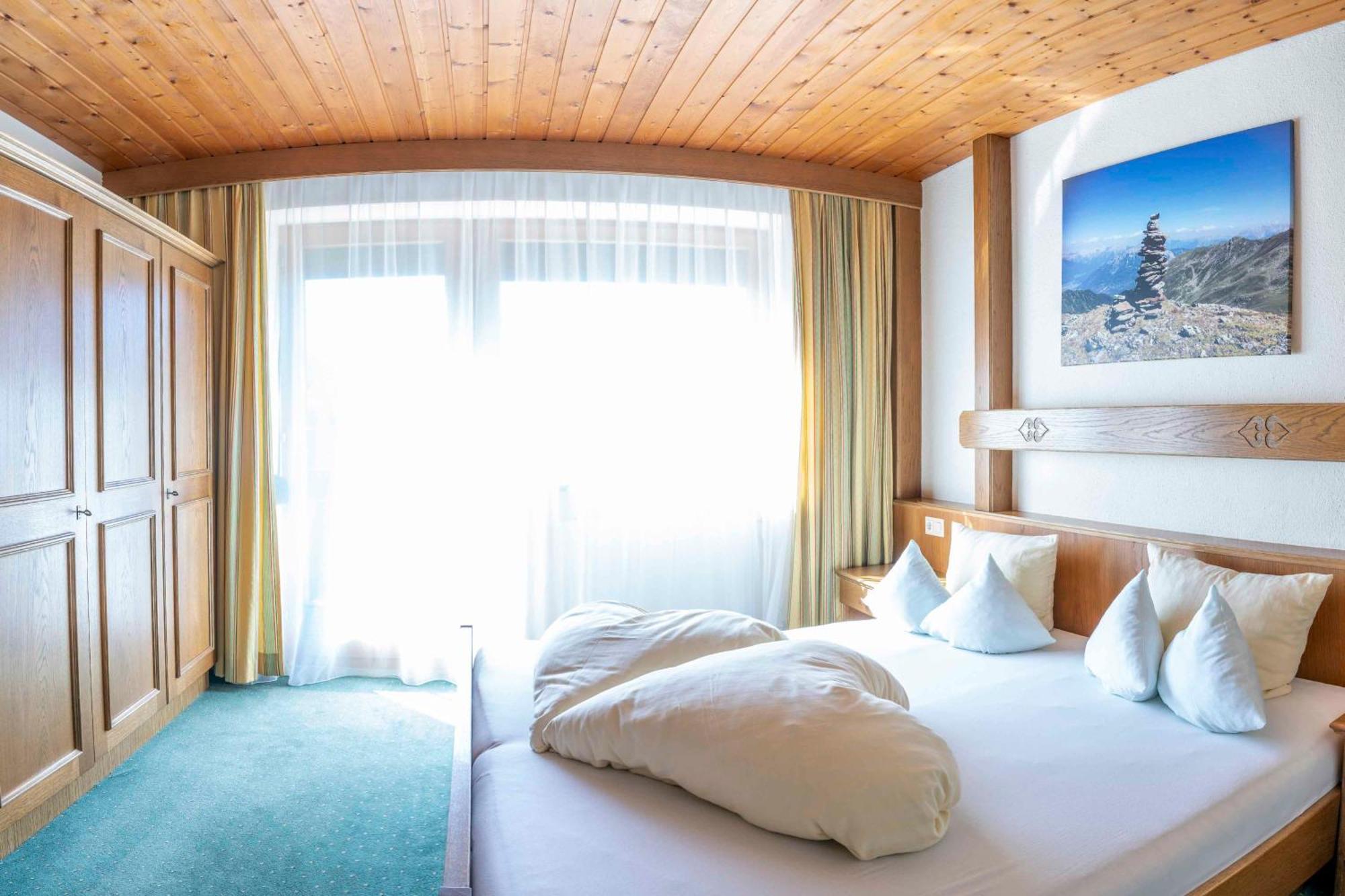 Ferienwohnungen Monja Und Dietmar Thoeni Arzl im Pitztal Buitenkant foto